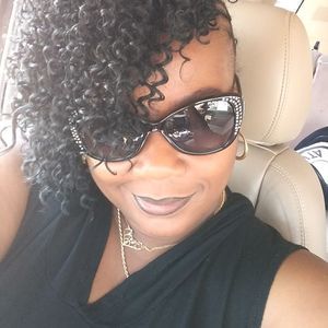 Meet your Posher, Safiyyah oneofakind